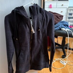 Lululemon plush scuba zip size 6